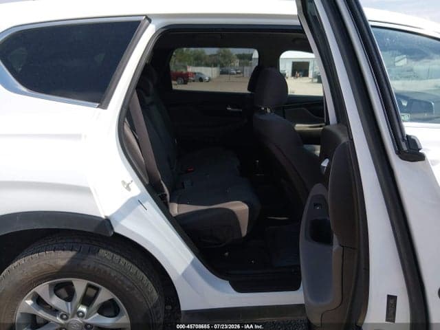 2019 HYUNDAI SANTA FE SE 8