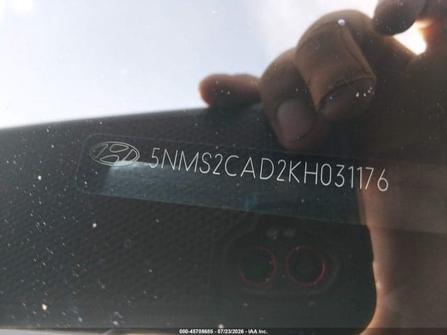 2019 HYUNDAI SANTA FE SE 9