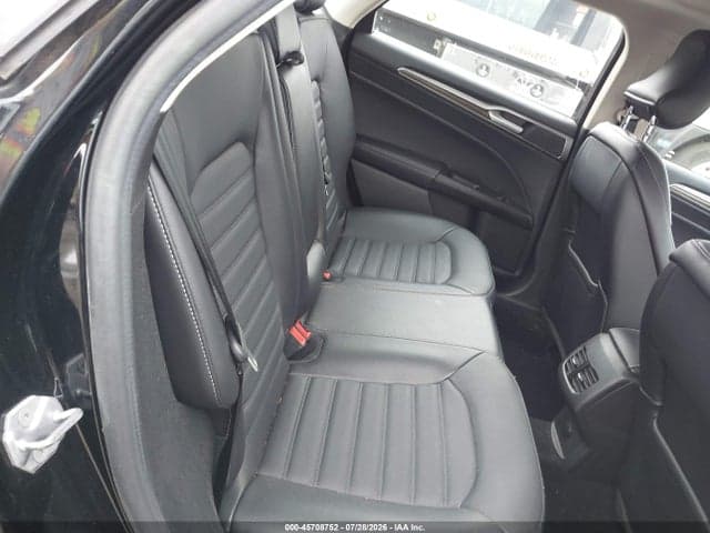 2017 FORD FUSION SE 8
