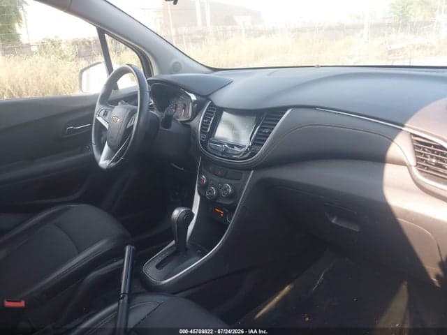 2017 CHEVROLET TRAX LT 5