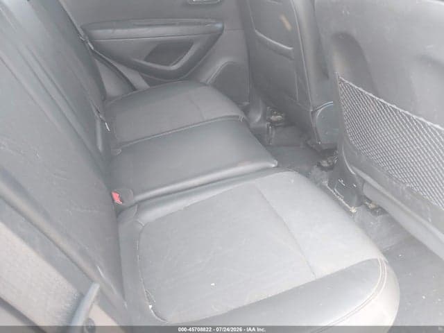 2017 CHEVROLET TRAX LT 8
