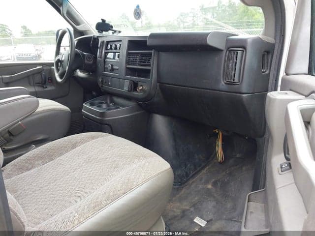 2017 CHEVROLET EXPRESS 3500 WORK VAN 5