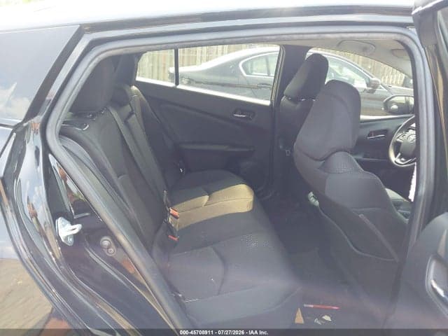2020 TOYOTA PRIUS LE 8