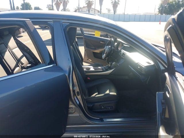 2018 LEXUS IS 300 5