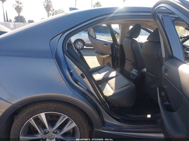 2018 LEXUS IS 300 8