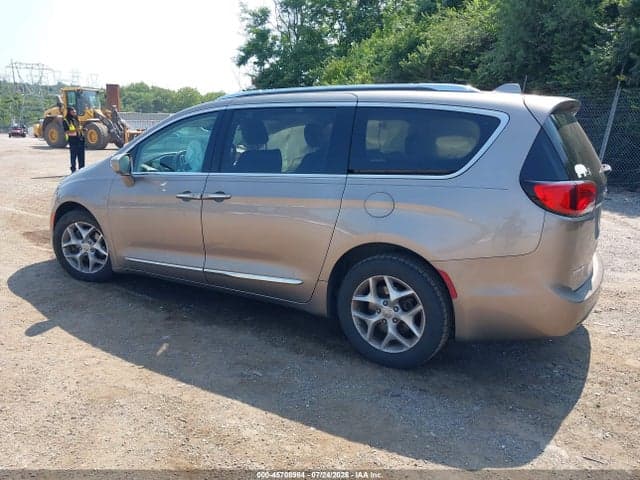 2018 CHRYSLER PACIFICA TOURING L 3
