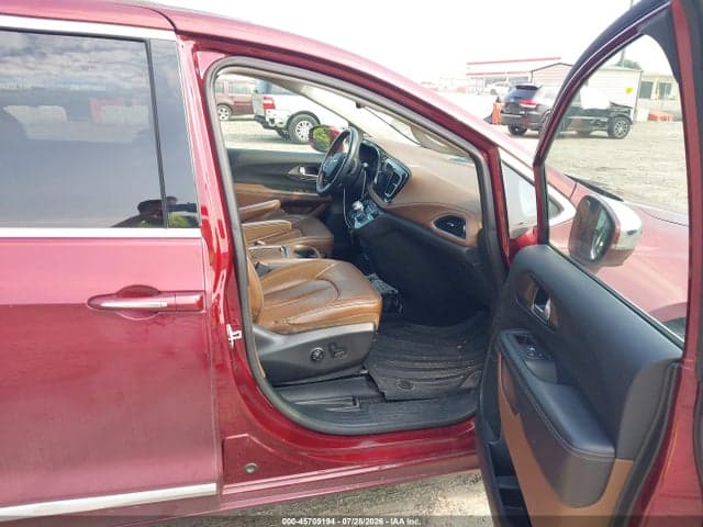 2018 CHRYSLER PACIFICA HYBRID LIMITED 5