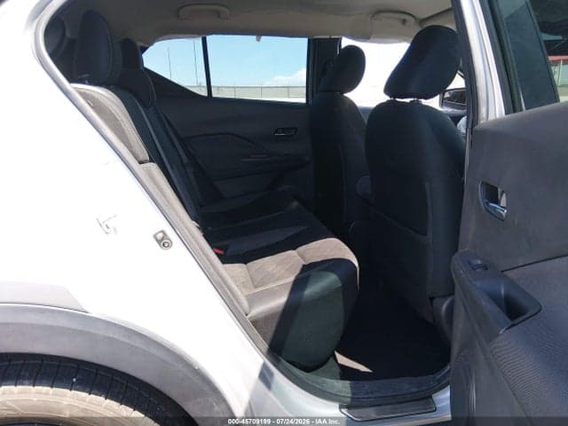 2020 NISSAN KICKS SV XTRONIC CVT 8