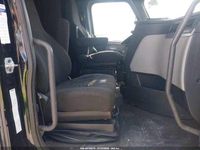 2019 FREIGHTLINER NEW CASCADIA 126 7