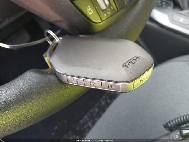 2025 KIA K4 LXS 11