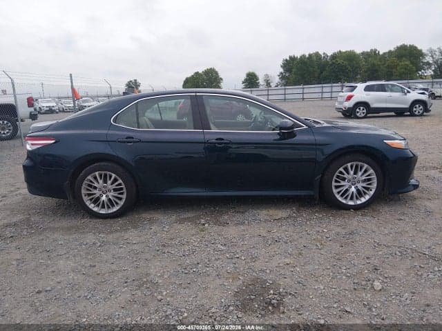 2020 TOYOTA CAMRY XLE 13