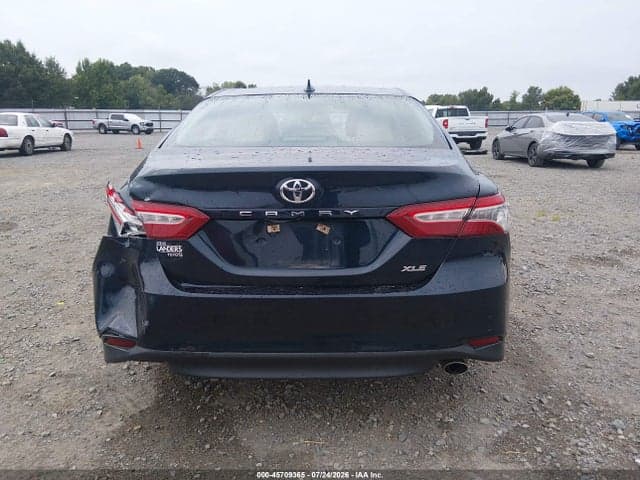 2020 TOYOTA CAMRY XLE 16