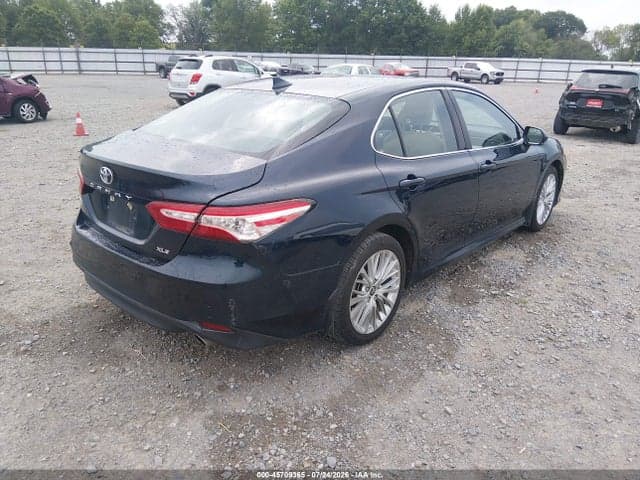 2020 TOYOTA CAMRY XLE 4
