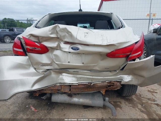 2017 FORD FOCUS SE 6