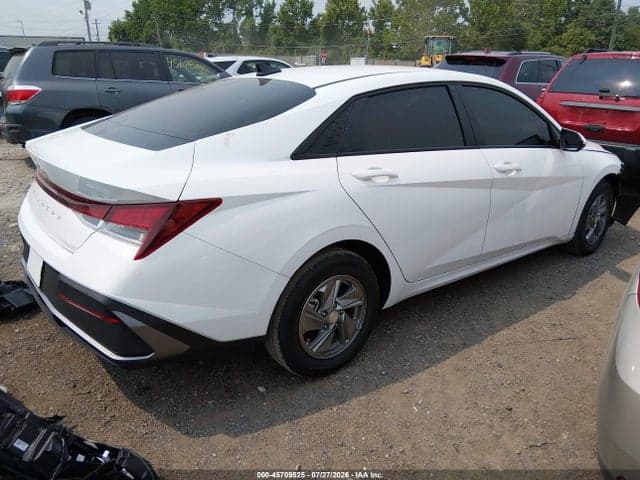 2026 HYUNDAI ELANTRA SE 4