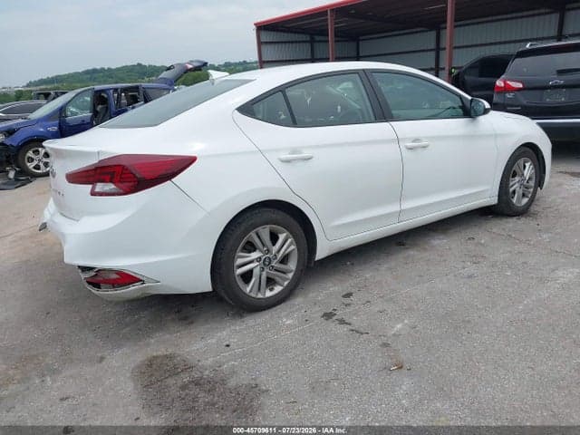 2020 HYUNDAI ELANTRA SEL 4