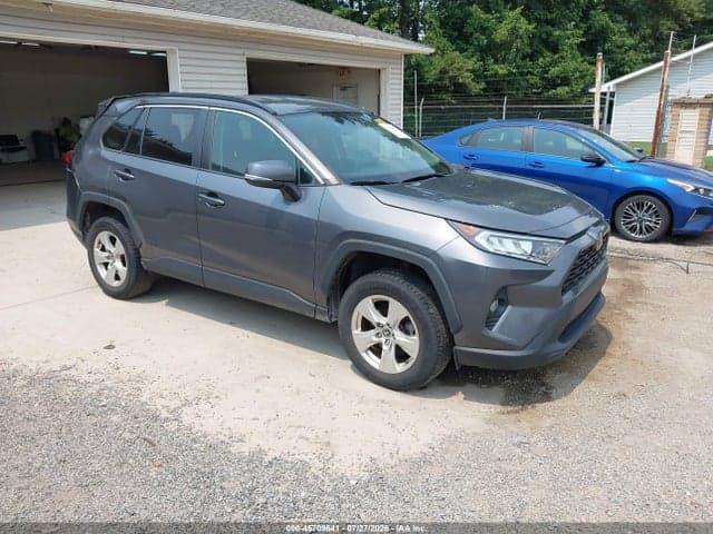 2021 TOYOTA RAV4 XLE 1