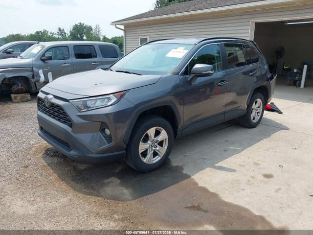 2021 TOYOTA RAV4 XLE 2