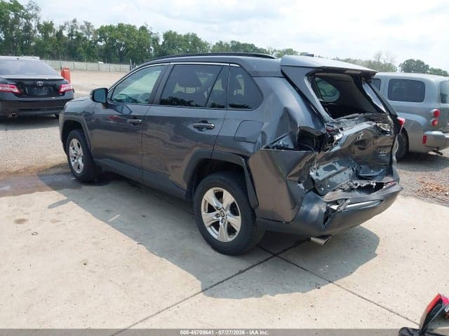 2021 TOYOTA RAV4 XLE 3