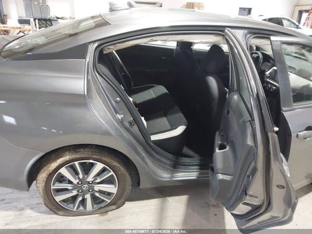 2021 NISSAN VERSA SV XTRONIC CVT 8