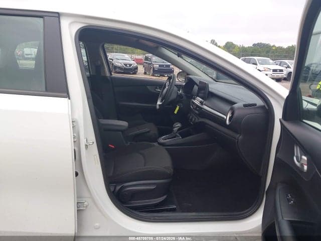 2021 KIA FORTE FE 5