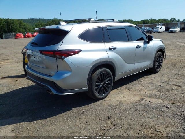 2024 TOYOTA HIGHLANDER XSE 4