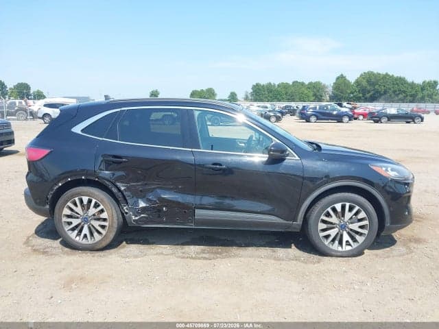 2020 FORD ESCAPE TITANIUM 14