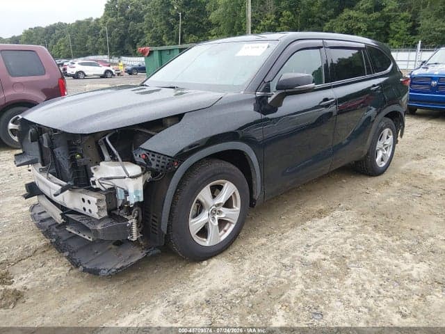 2021 TOYOTA HIGHLANDER LE 2