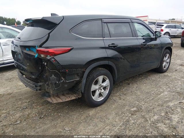 2021 TOYOTA HIGHLANDER LE 4