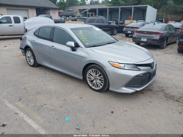 2018 TOYOTA CAMRY XLE - 1