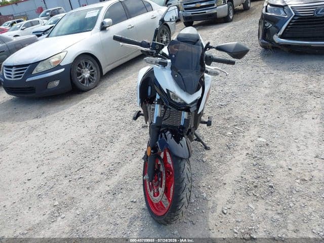2026 KAWASAKI ER500 5