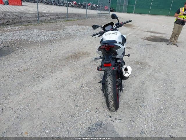 2026 KAWASAKI ER500 6