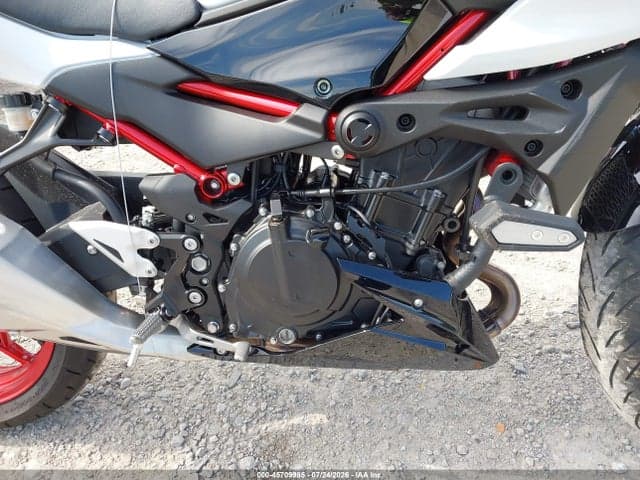 2026 KAWASAKI ER500 8