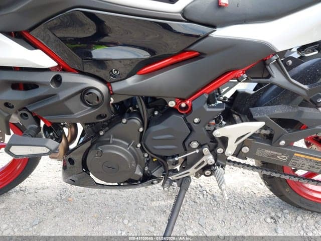 2026 KAWASAKI ER500 9