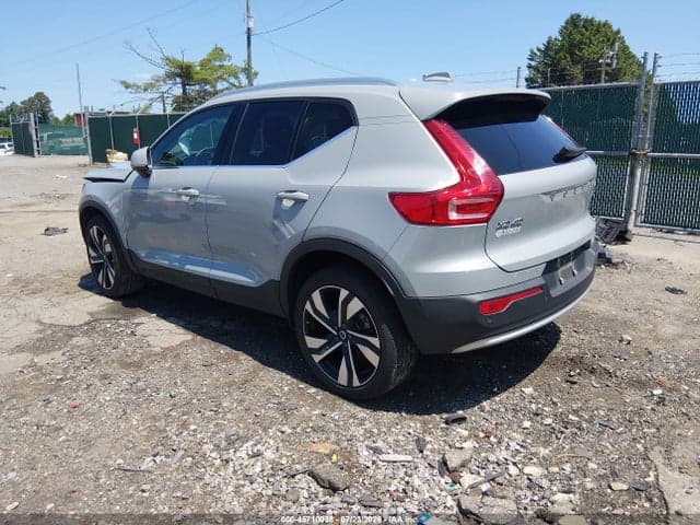 2025 VOLVO XC40 B5 PLUS BRIGHT THEME 3