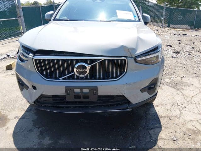 2025 VOLVO XC40 B5 PLUS BRIGHT THEME 6