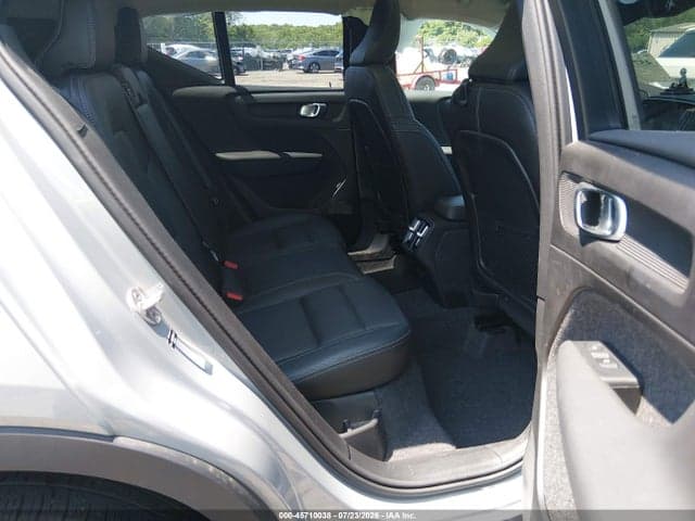 2025 VOLVO XC40 B5 PLUS BRIGHT THEME 8