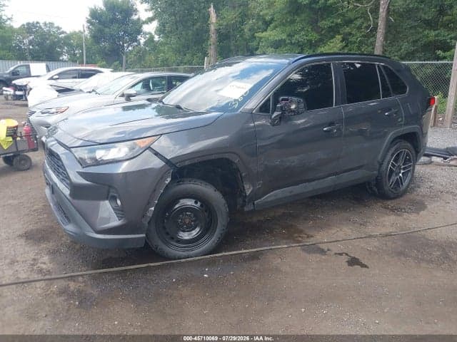 2019 TOYOTA RAV4 LE 2