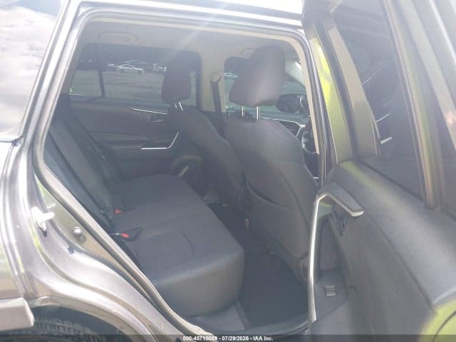 2019 TOYOTA RAV4 LE 8