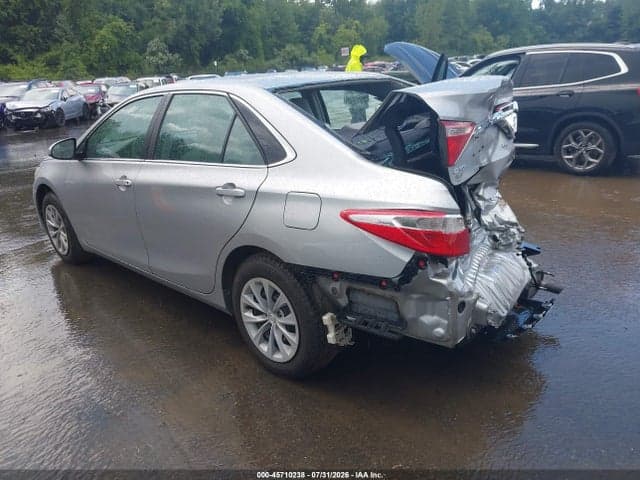 2017 TOYOTA CAMRY LE 3