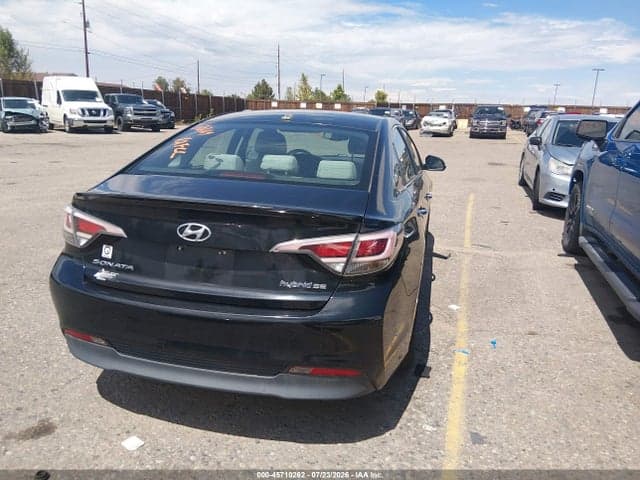 2017 HYUNDAI SONATA HYBRID SE 4