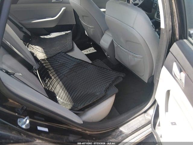 2017 HYUNDAI SONATA HYBRID SE 8