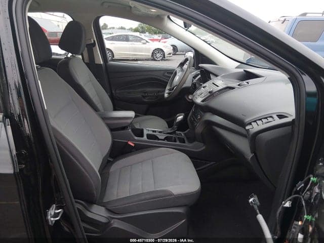 2017 FORD ESCAPE S 5