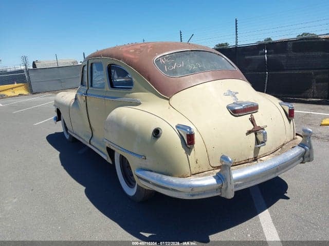 1948 CHRYSLER 4 DOOR SEDAN