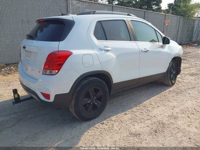2017 CHEVROLET TRAX LT 4