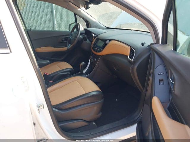2017 CHEVROLET TRAX LT 5