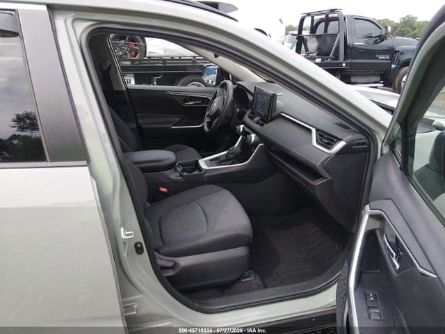 2021 TOYOTA RAV4 XLE 5