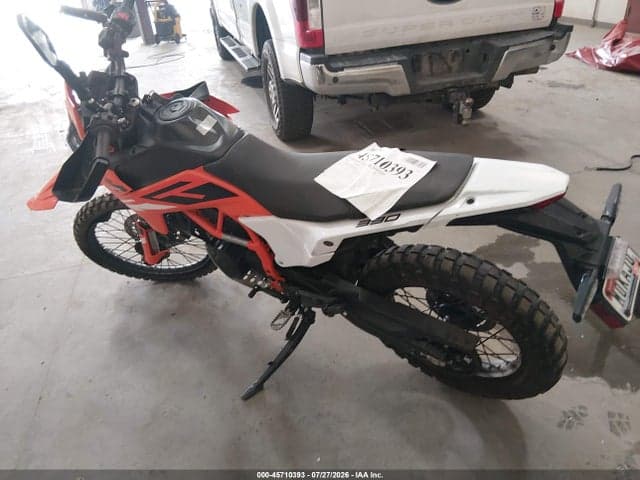 2025 KTM 390 ENDURO R 3
