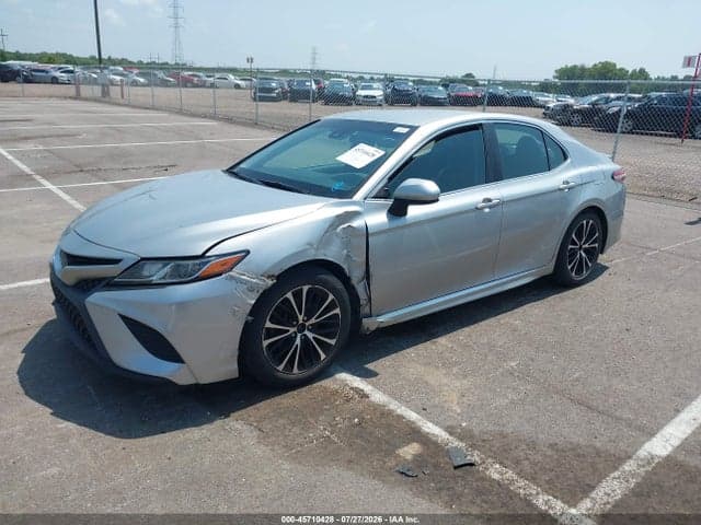 2018 TOYOTA CAMRY SE 2