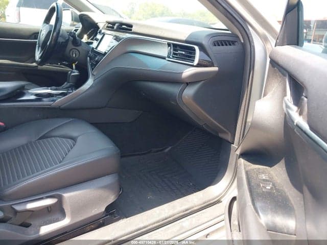 2018 TOYOTA CAMRY SE 5